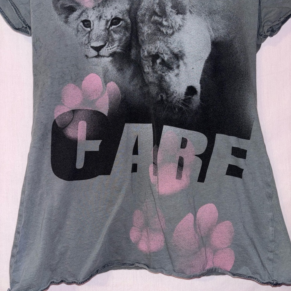 Disney Gray and Pink Lion King Cat T-Shirt - Picture 4 of 9